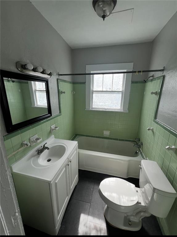 Building Photo - 113 N Carlen St