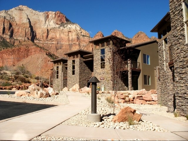 Primary Photo - Redhawk Apartments