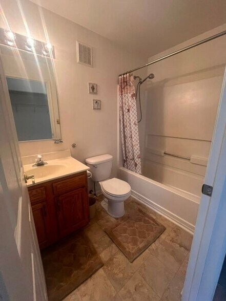 Building Photo - 6502 Home Water Ct