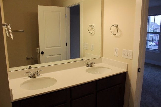 Master Bath - 2706 Tranquil Oak Pl