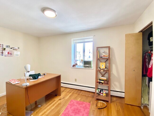 Building Photo - 222 Babcock St