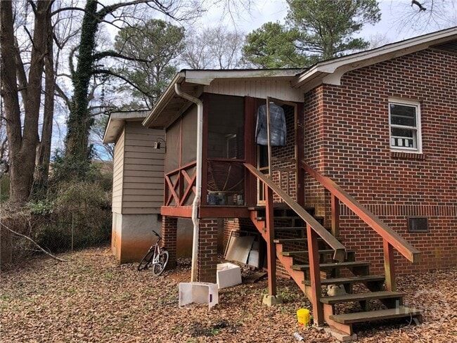 Building Photo - 135 Appleby Dr