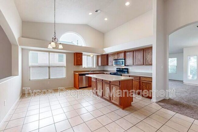 Building Photo - 8116 Long Mesa Pl NW