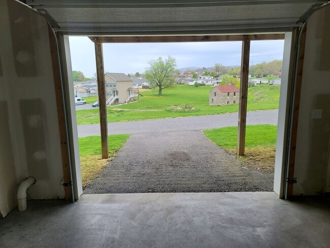 Building Photo - 3 Bedroom Townhome for Rent in Waynesboro!