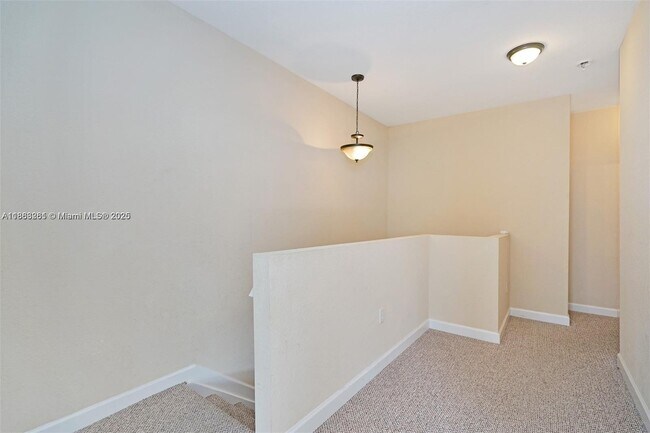 Building Photo - 1048 NE 208th St