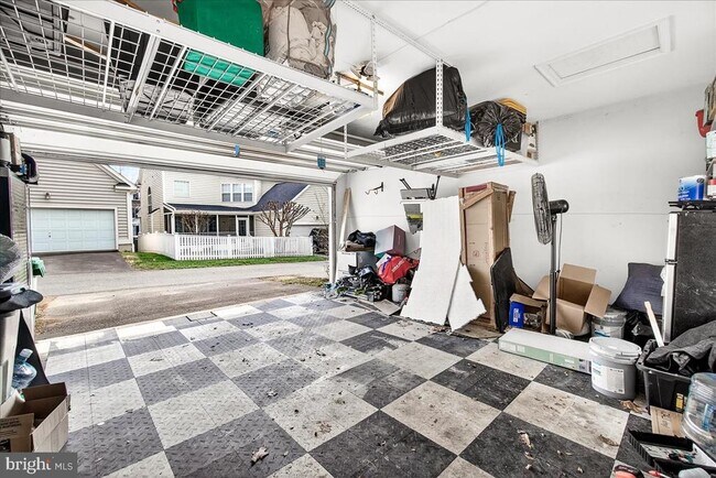 Building Photo - 910 Featherstone St