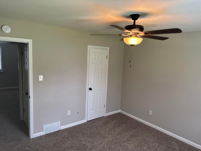 Building Photo - 339 Oakleigh Dr