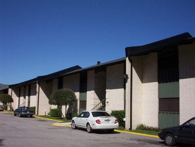 Building Photo - El Dorado Apartments
