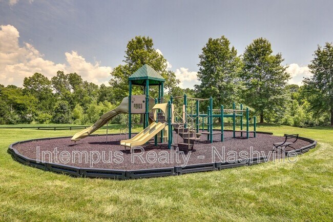 Building Photo - 7 Crooked Stick Ln