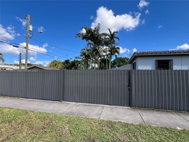 Building Photo - 189 Glendale Dr