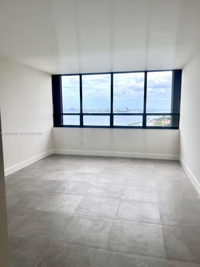 Building Photo - 11113 Biscayne Blvd