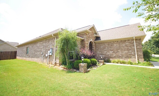 Building Photo - 109 Wolf Creek Trail SW