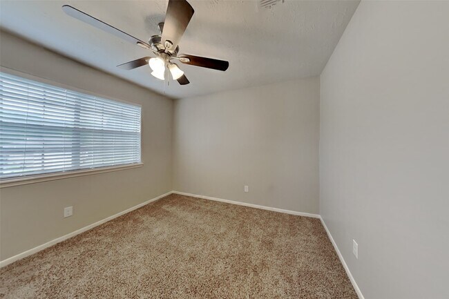 Building Photo - 22719 Garden Canyon Dr