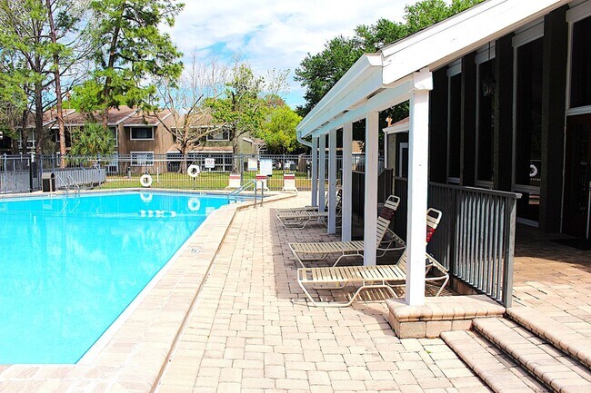 Building Photo - Lovely home in  Windhover Condos