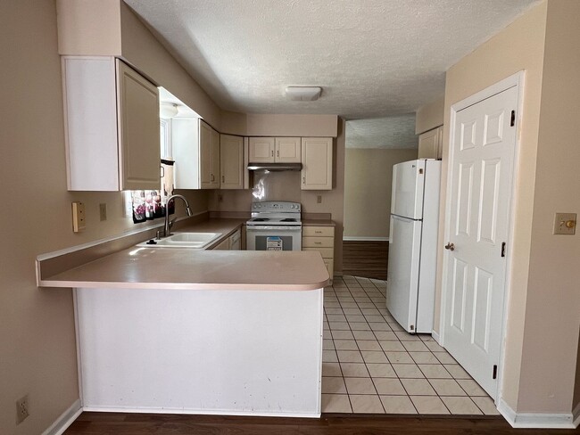 Building Photo - 1759 Sandpiper Dr