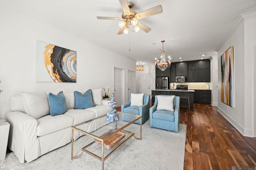 Building Photo - 7707 Bluebonnet Blvd