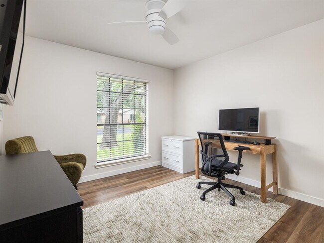 Building Photo - 2300 Toulouse Dr