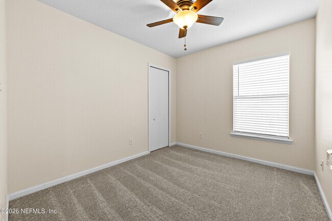 Building Photo - 136 Brookfall Dr