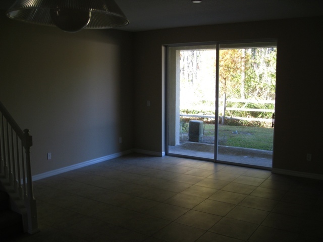 Building Photo - SPACIOUS 3 BEDS TOWNHOUSE CLOSE TO DOWNTOWN!!