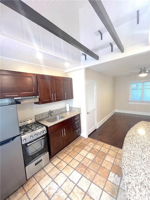 Building Photo - 212 N Coast Hwy