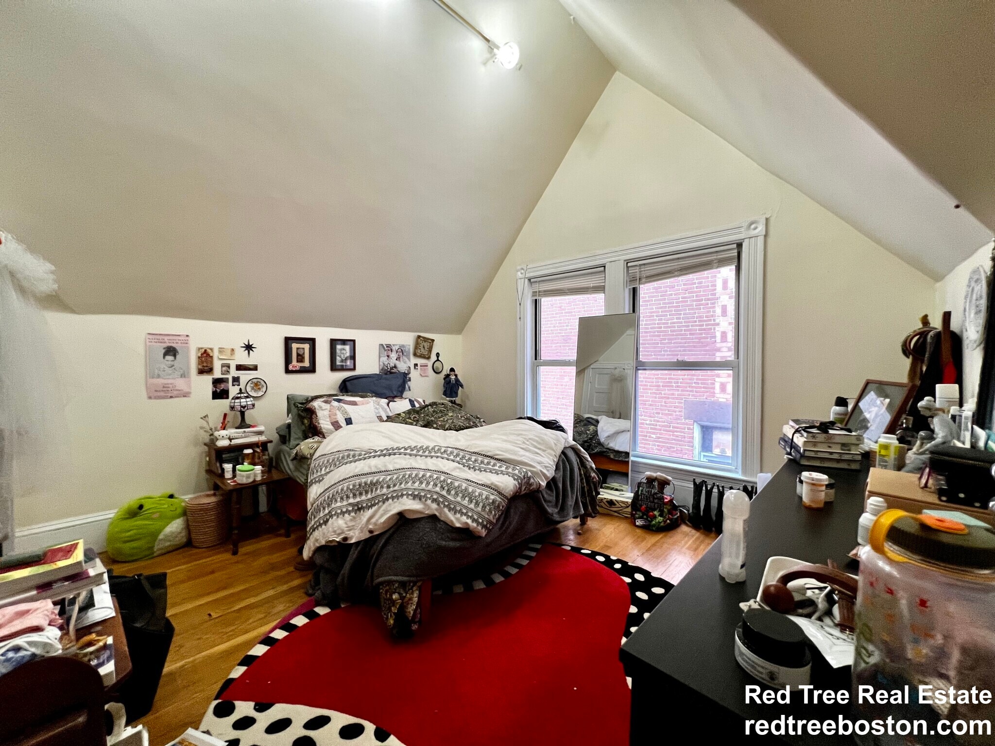 Building Photo - 1678 Beacon St