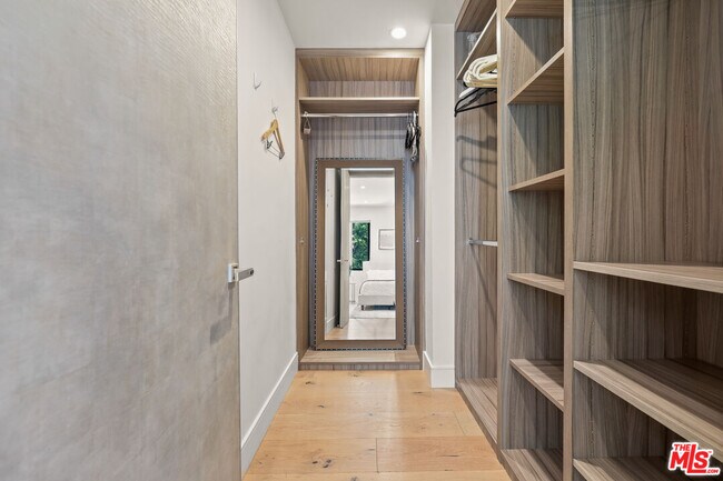 Building Photo - 13812 Cumpston St