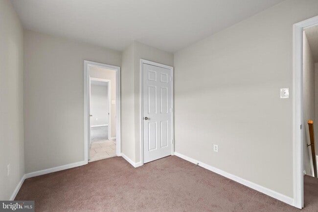 Building Photo - 16 Varone Dr