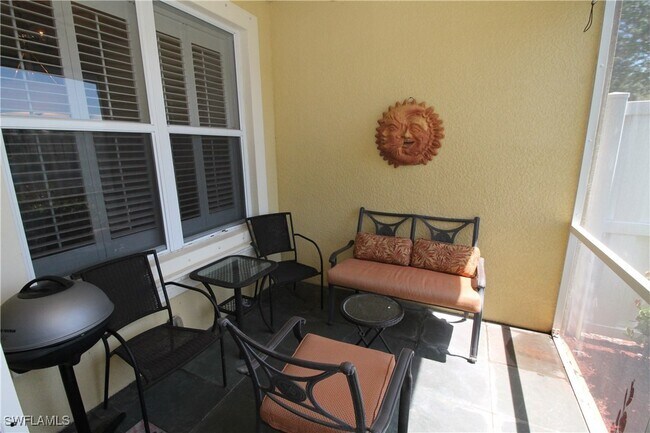 Building Photo - 1370 Mariposa Cir