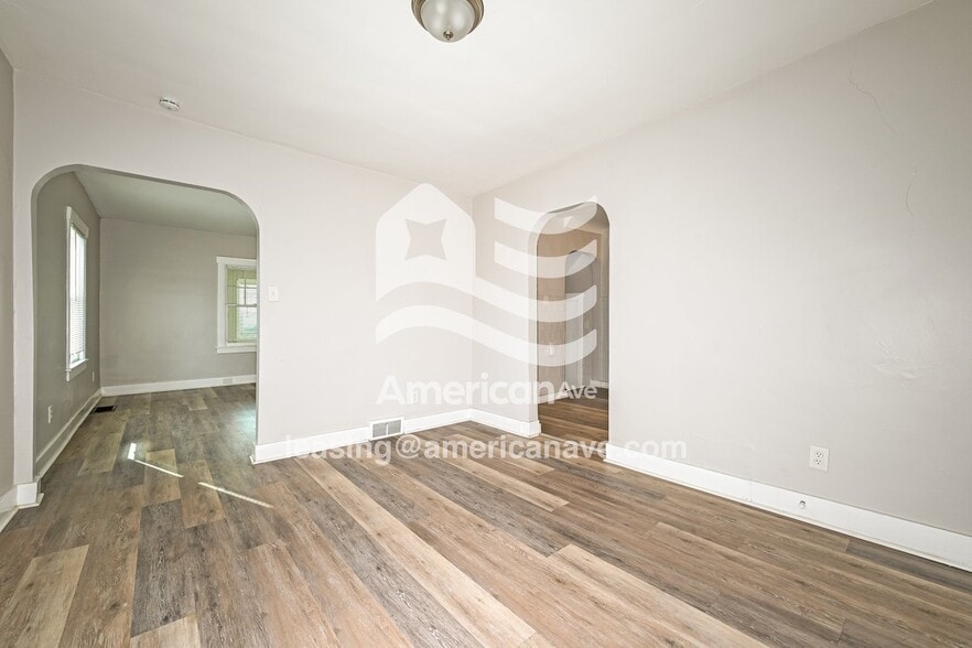 Building Photo - 1610 McMinn St