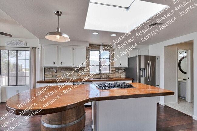 Building Photo - 10698 N Thunder Hill Pl