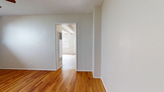 Building Photo - 713 I Ave