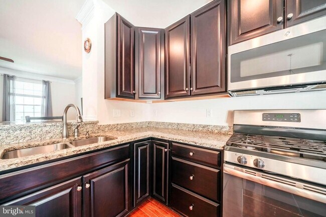 Building Photo - 2111 Elm Tree Knoll