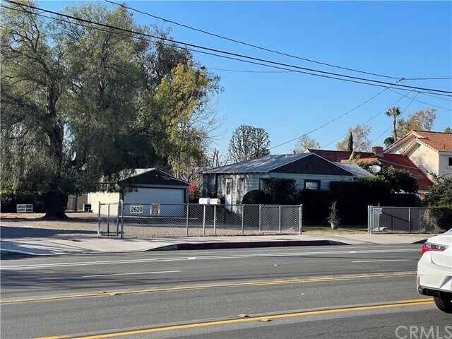 Building Photo - 2626 N Grand Ave