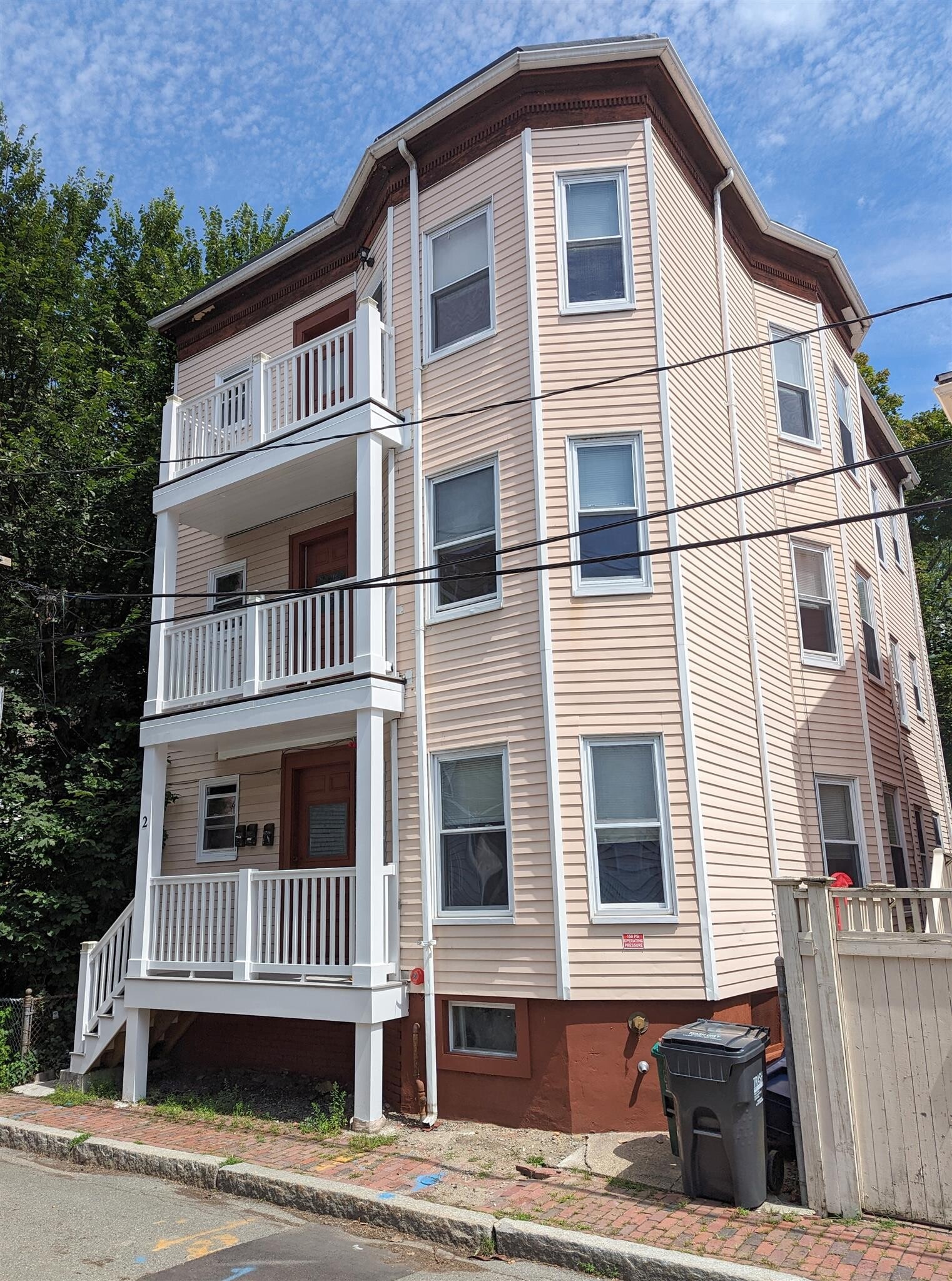 Building Photo - 2 Sacramento Pl