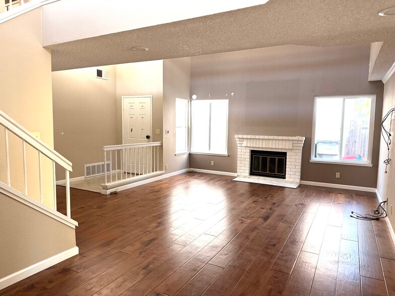 Building Photo - 1676 Lederer Cir