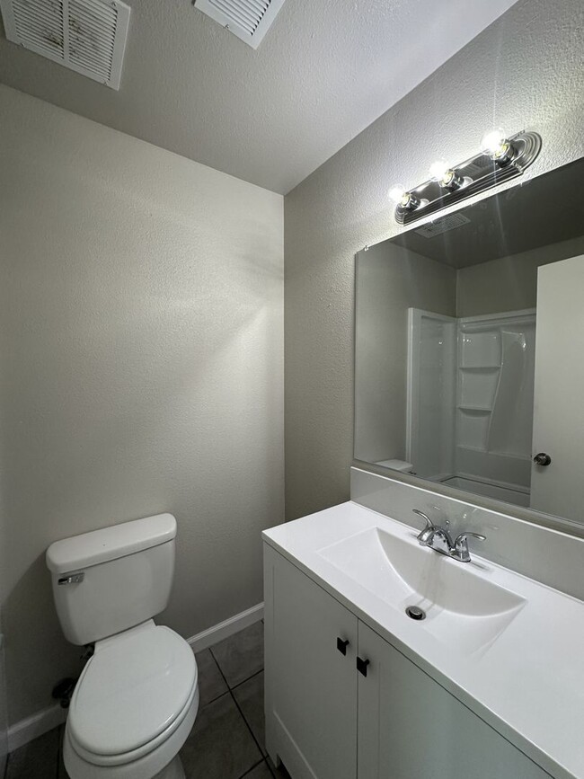 Building Photo - 3 bed 2 bath Cozy Home!