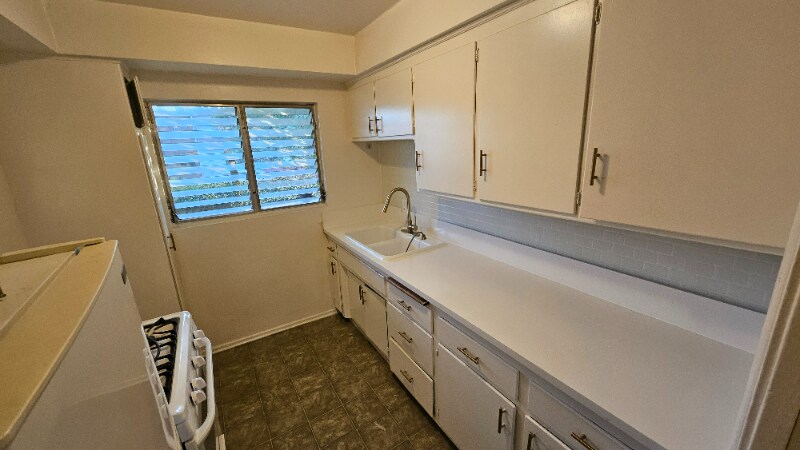 Building Photo - 8315 Clinton Ave