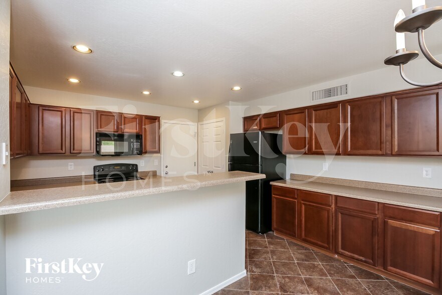 Building Photo - 2641 W Prospector Way