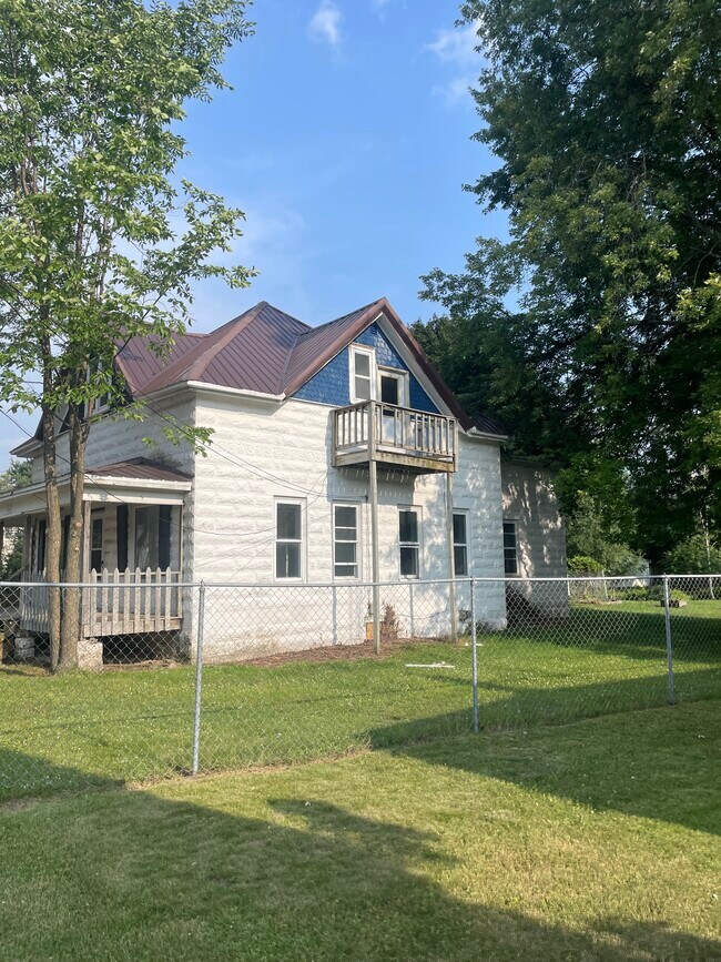 Primary Photo - 613 Washington Ave