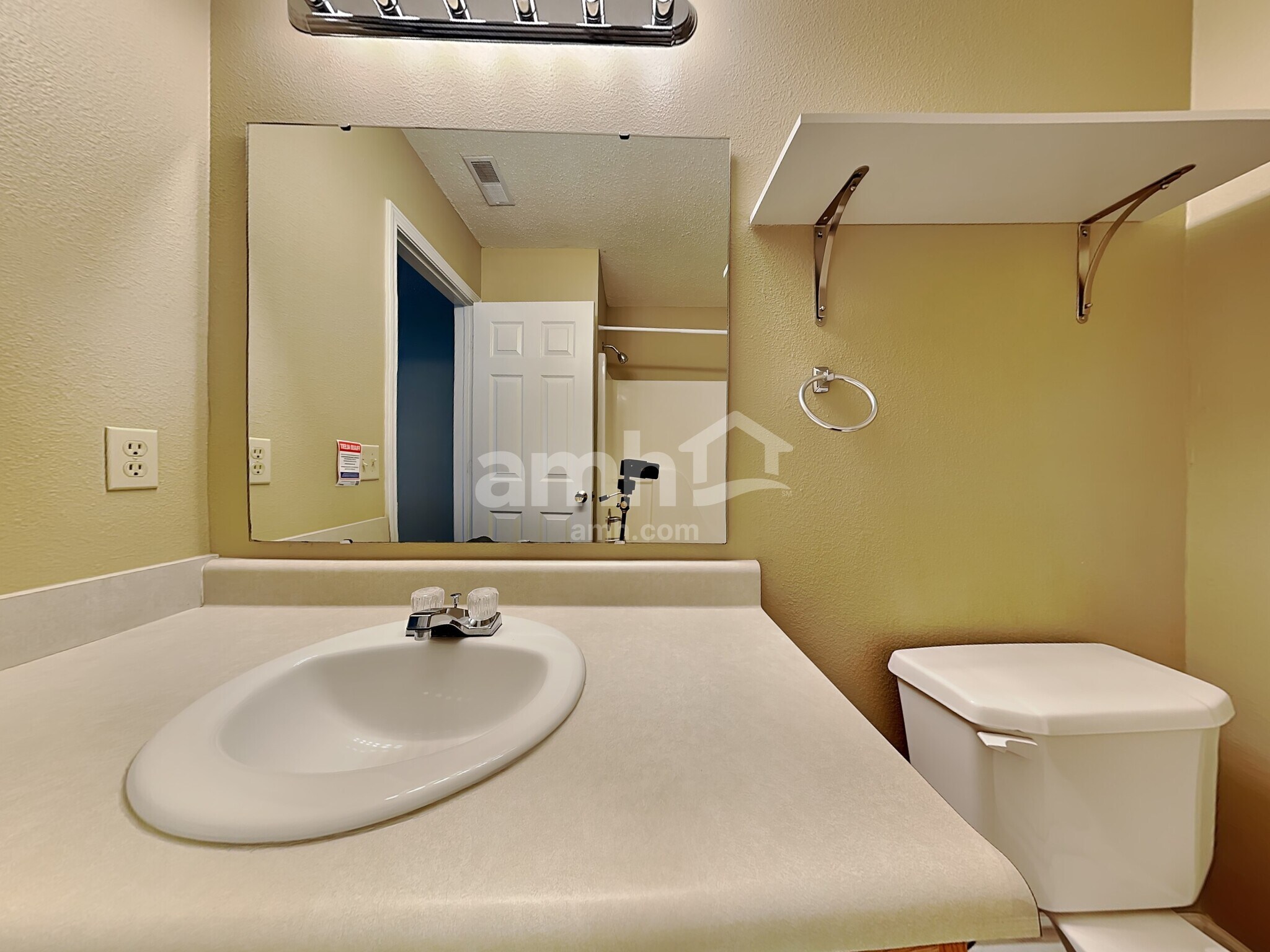 Building Photo - 15260 Fawn Meadow Dr