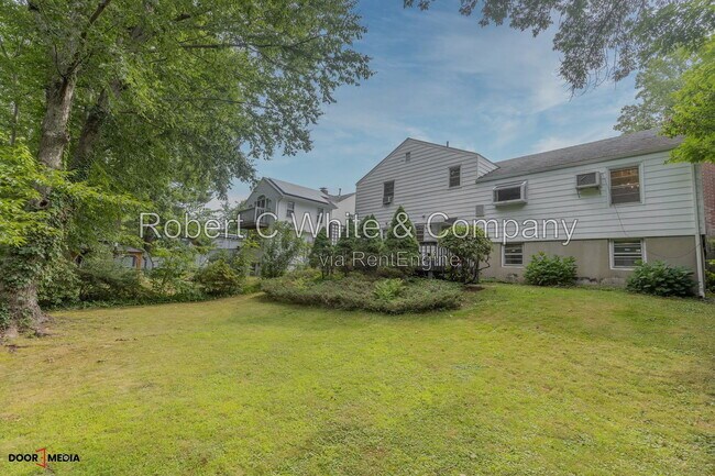 Building Photo - 73 Montclair Dr