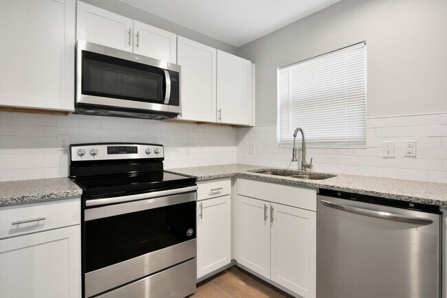 Building Photo - 6205 Lovett Ave