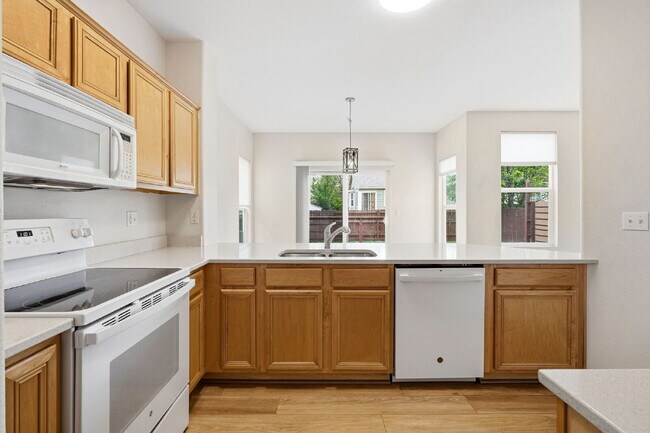 Building Photo - Welcome to this well-maintained 4-bedroom home in the heart of Thornton!