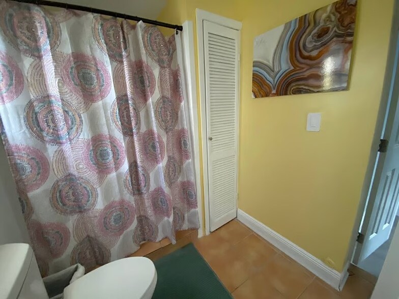 Building Photo - 2991 NW 31st Ave