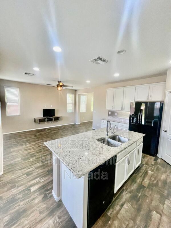 Building Photo - 7584 Eastham Bay Ave