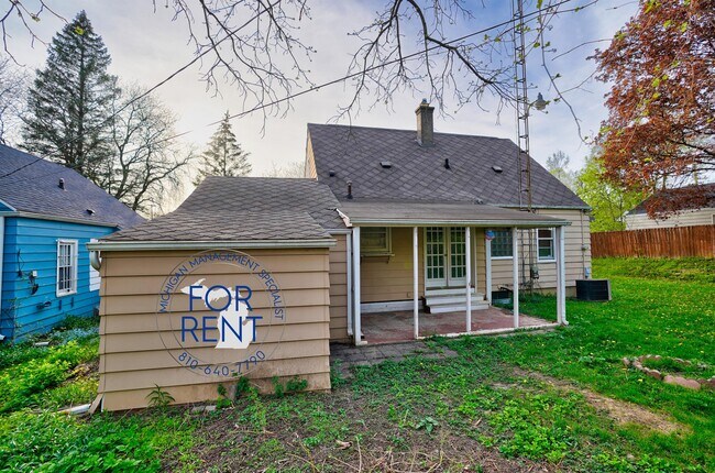 Building Photo - 708 Fremont St