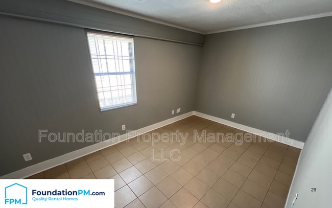 Building Photo - 5138 Chantilly Dr