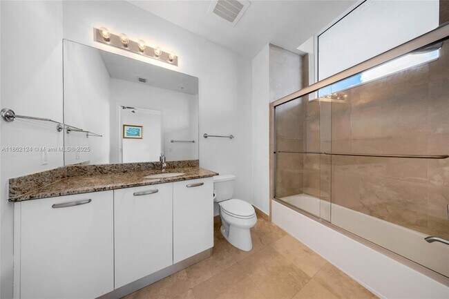 Building Photo - 704 N Ocean Blvd