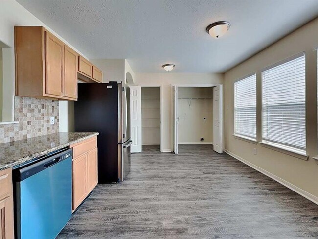 Building Photo - 6424 Mountain Pines Ln