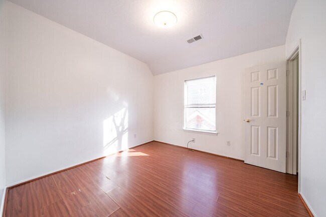 Building Photo - 3627 Heritage Colony Dr